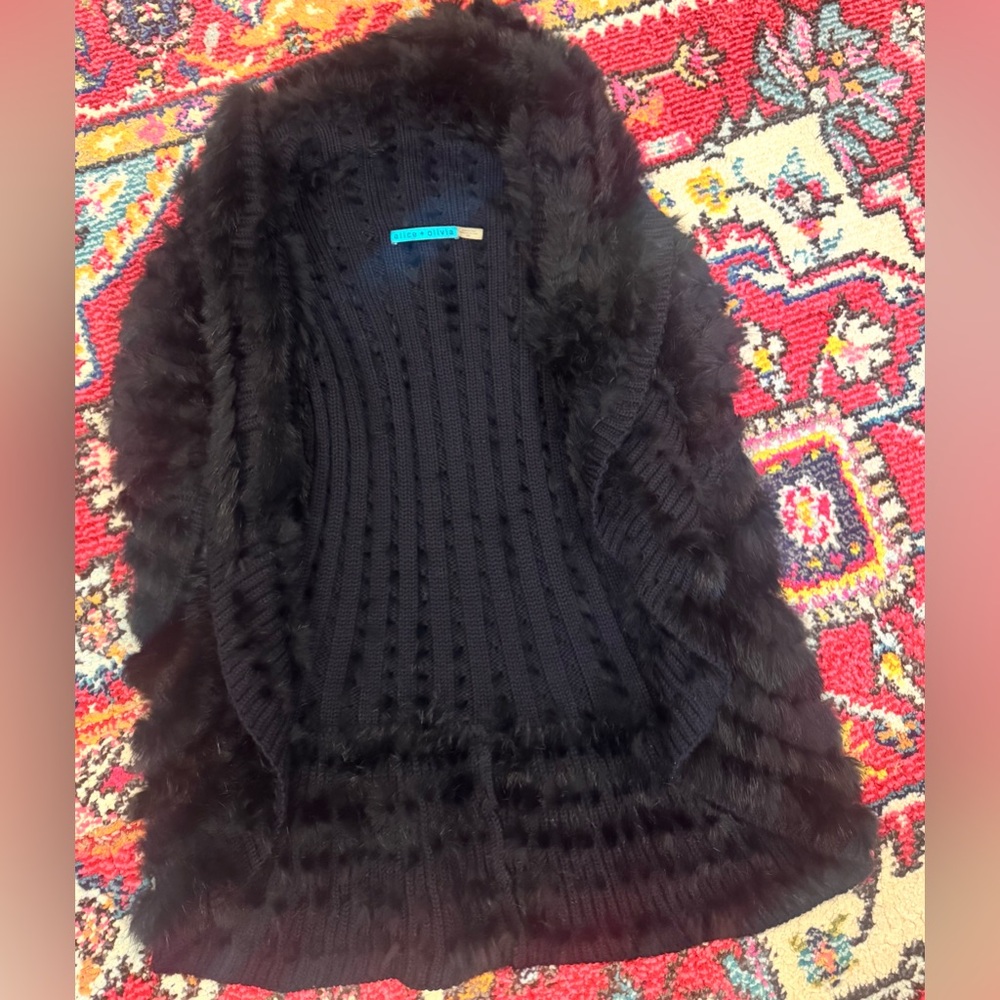 Alice & Olivia black fur vest size medium